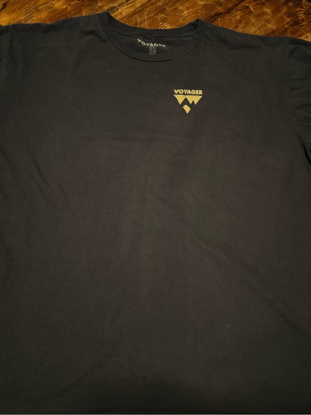 Voyager Men's Dark Gray Crewneck T-Shirt with Gold Logo | XL |